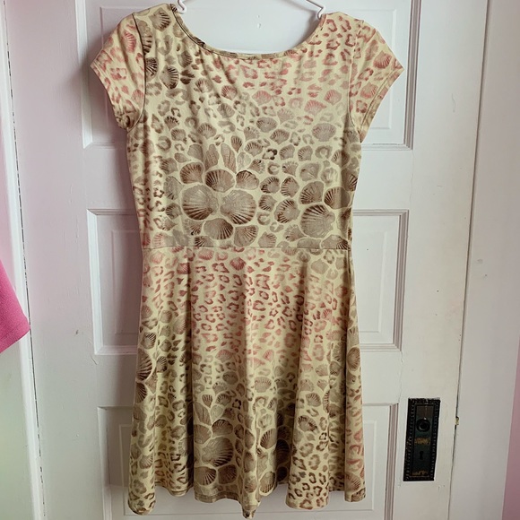 A dress that was made in Brazil - Picture 2 of 2